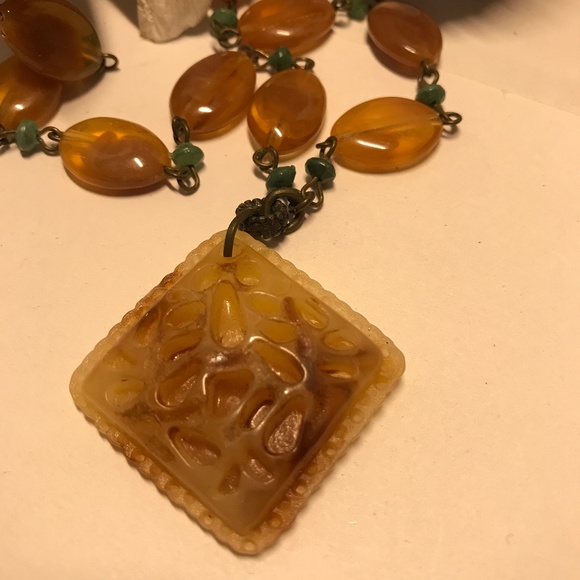 Pretty Amber and Green Coloured  Necklace - Picture 2 of 6